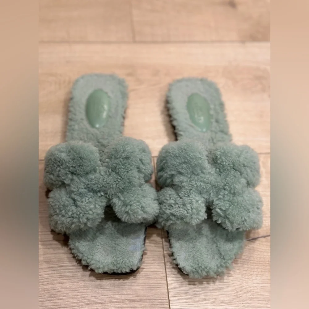 SOLDDDDHermes oran in light green shearling size 39. - Picture 2 of 10